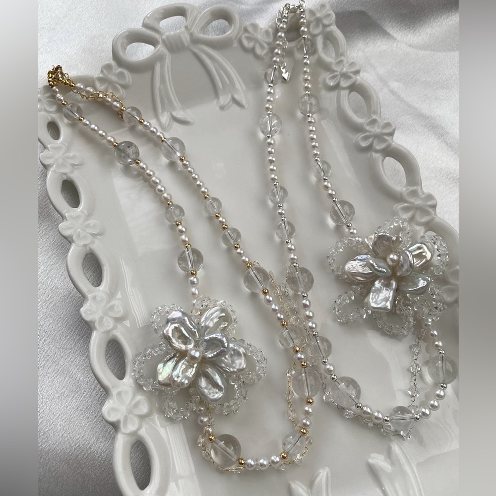 GP46-Handmade Flower Petal Pearl And Clear Quartz Necklace - Picture 4 of 13